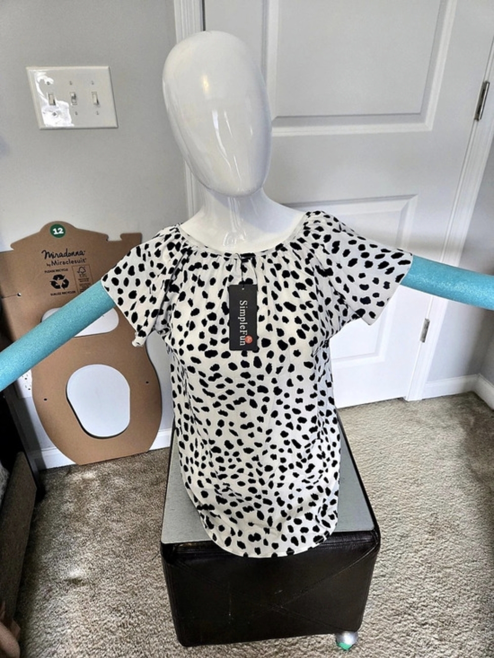 SimpleFun Women'Small Animal Print Blouse in White & Black Size Small NWT